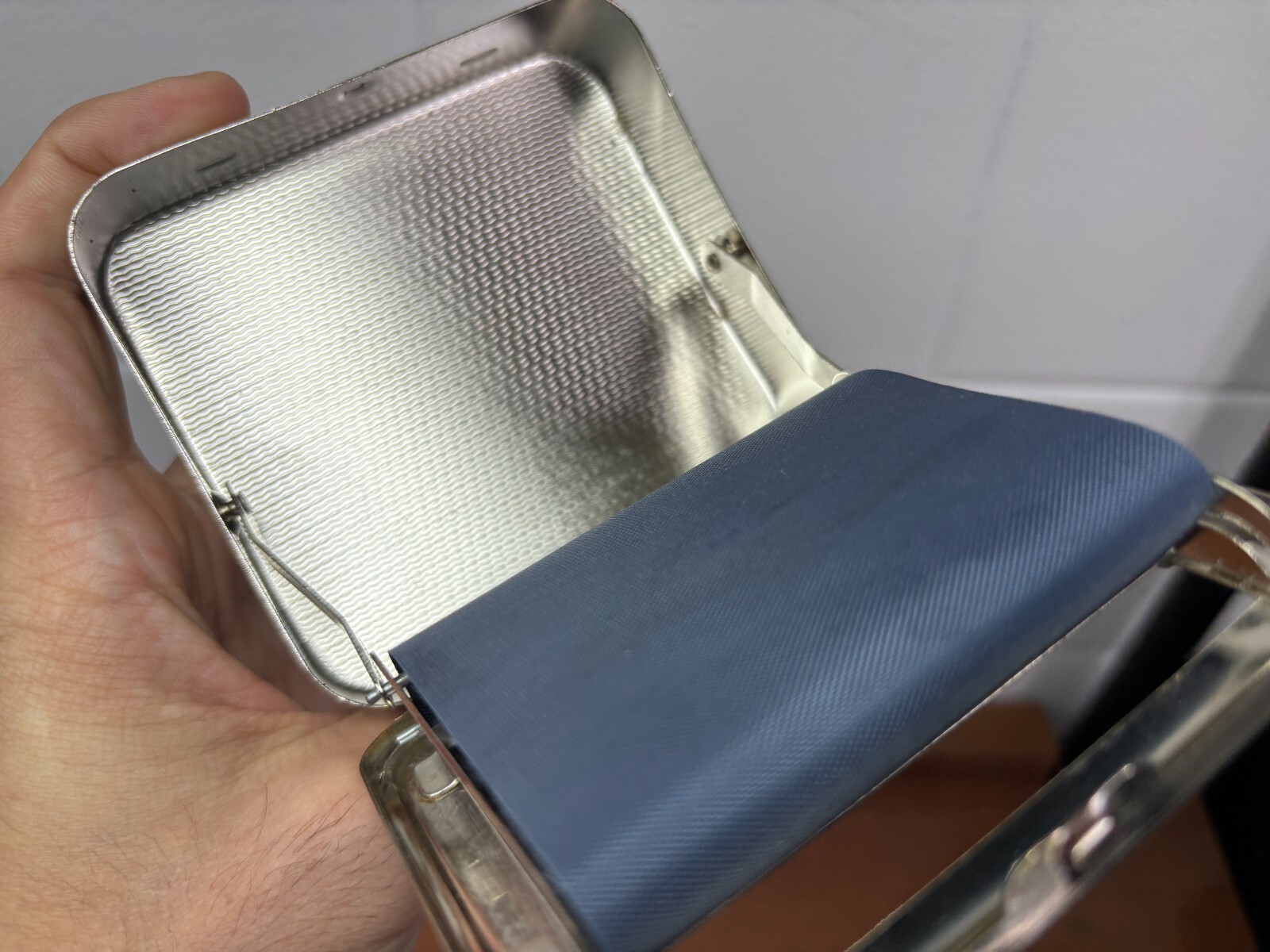 Working Automatic Rolling Machine Cigarette Case Cigarette Paper