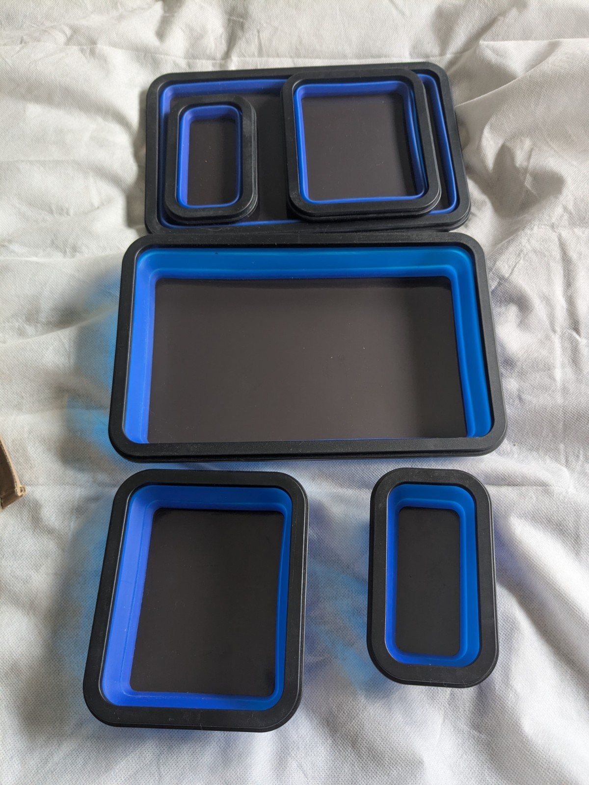 Collapsible Silicone Trays Set Of 6 Black And Blue Assorted Sizes New Never Used