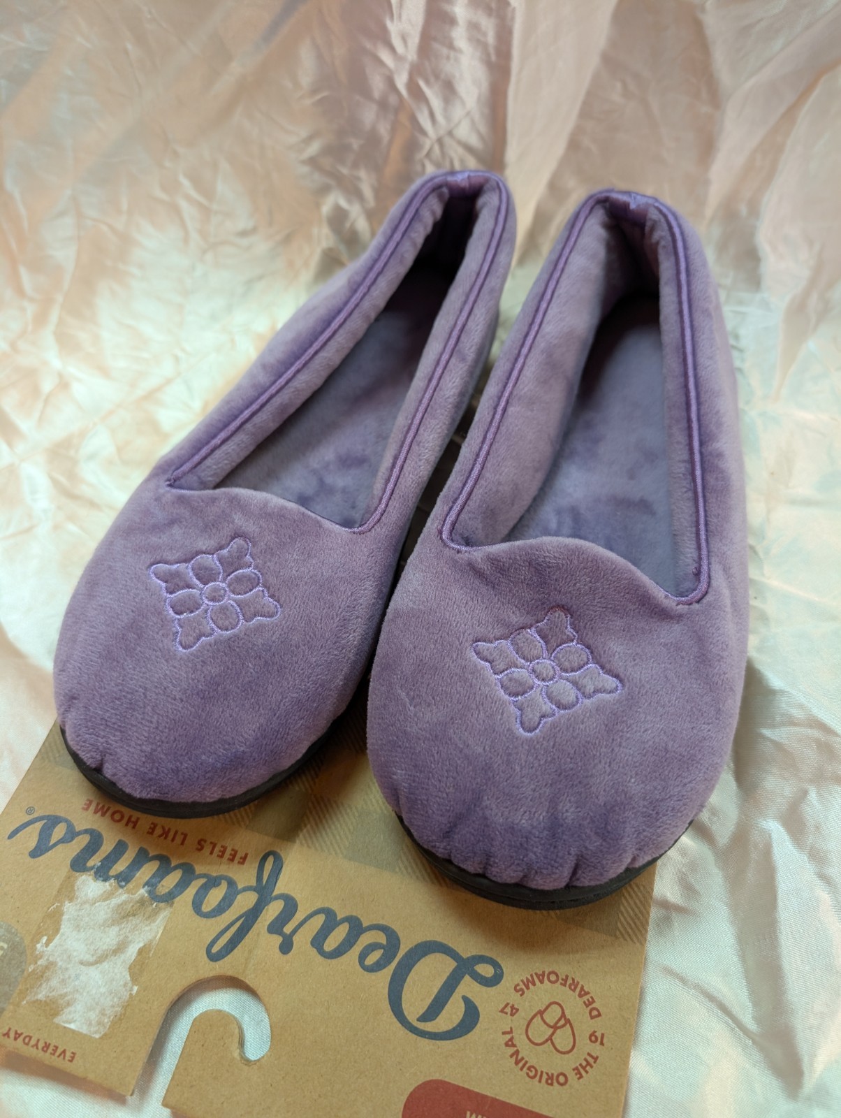 Dearfoams Womens Slippers Memory Foam Size S 5-6 New with original packaging