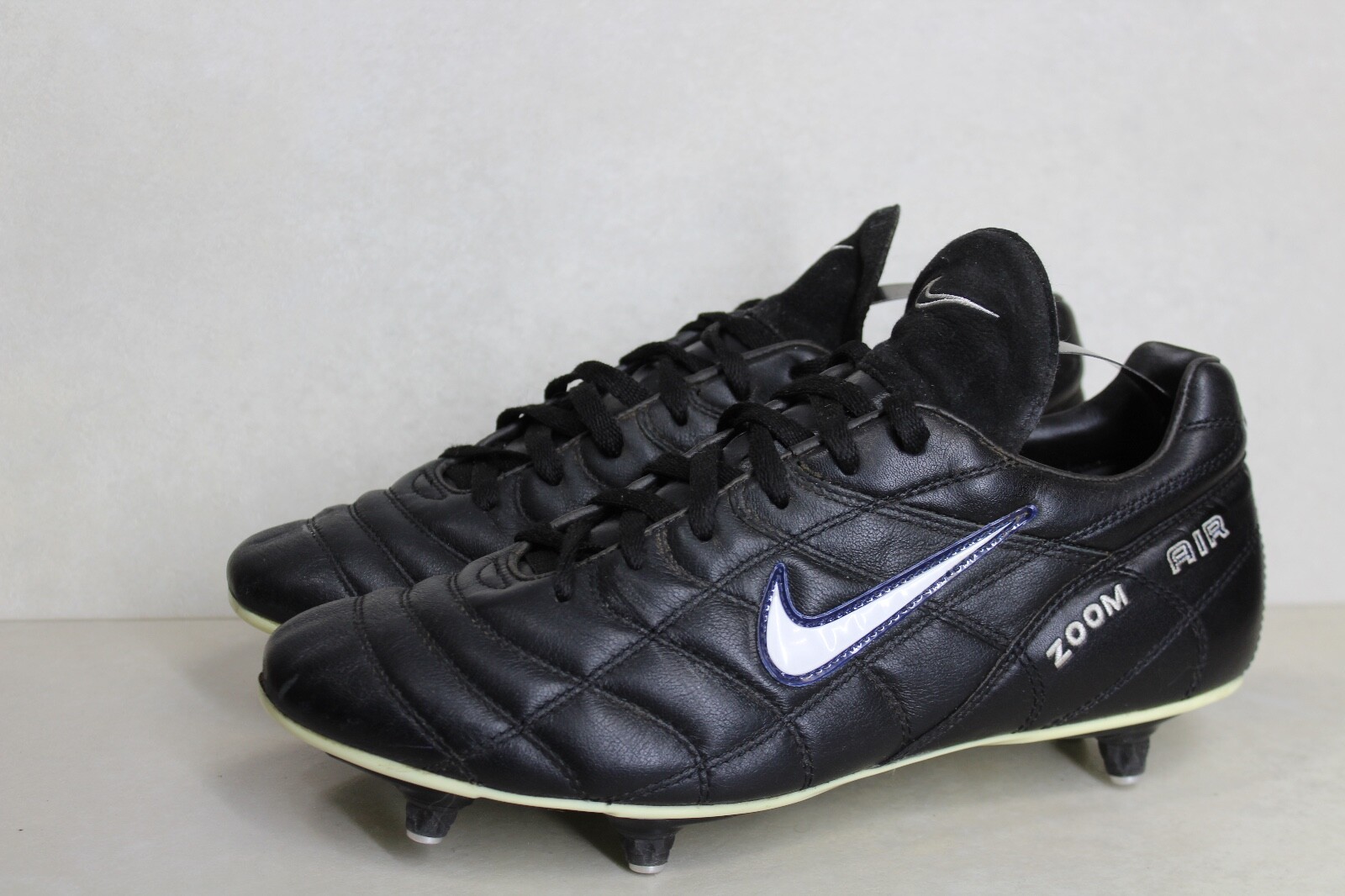 VINTAGE NIKE AIR ZOOM BRASILIA SG CLASSIC FOOTBALL BOOTS UK10