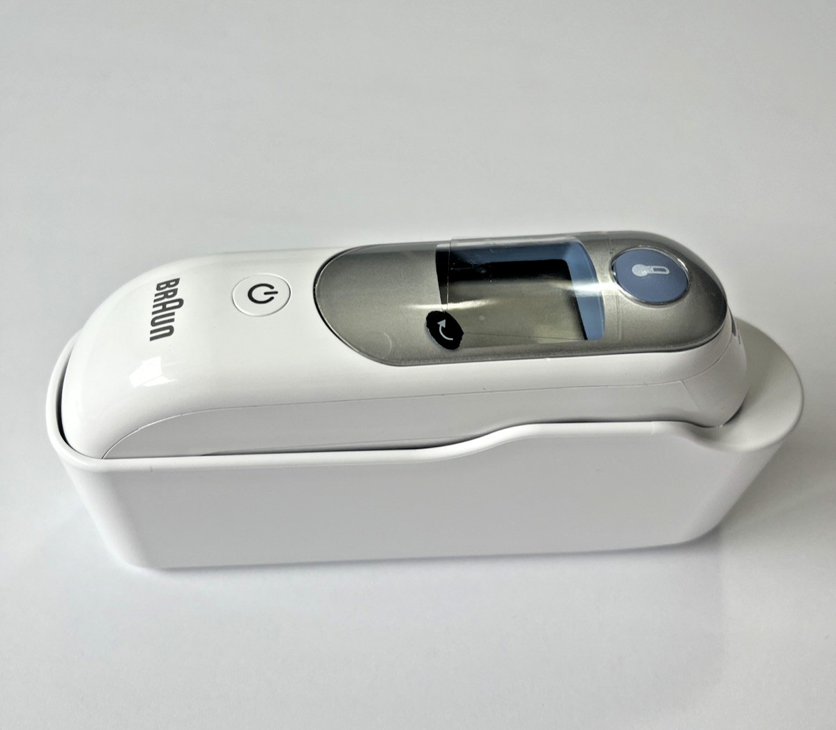 Braun ThermoScan 5 In-Ear Thermometer ExacTemp Indicator w/Protective Case