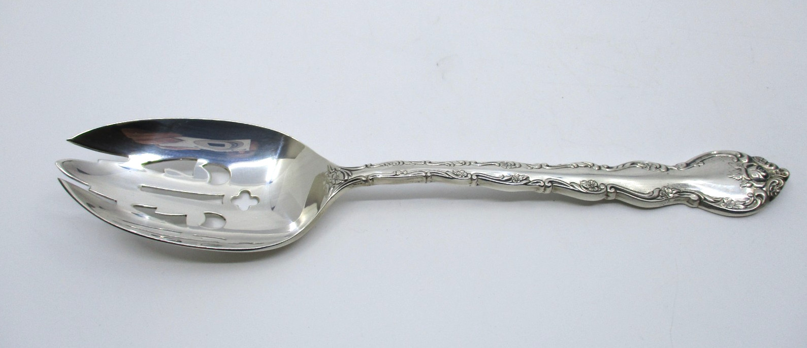 WALLACE SILVERPLATE ABBEY ROSE PIERCED TABLESPOON / SERVING SPOON - 8 1/2"  08E