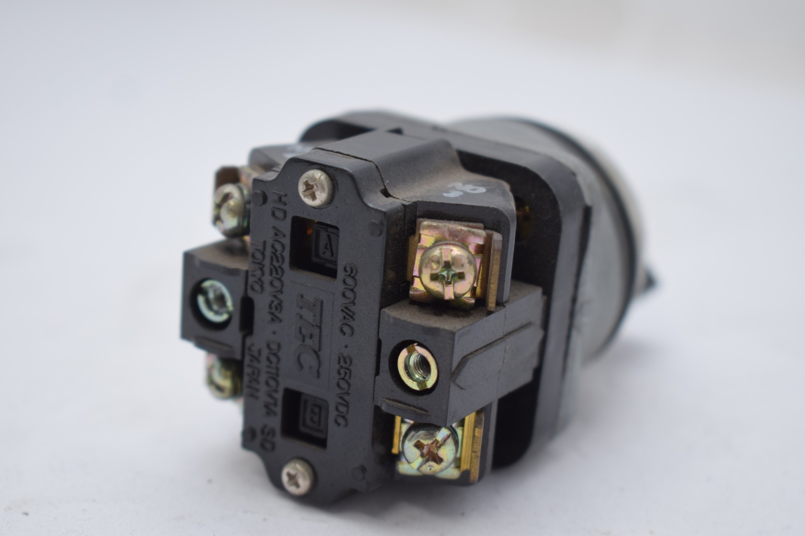 NEW TEC Tokyo Electric SS-42-11 SELECTOR SWITCH 2 POSITION MAINTAINED