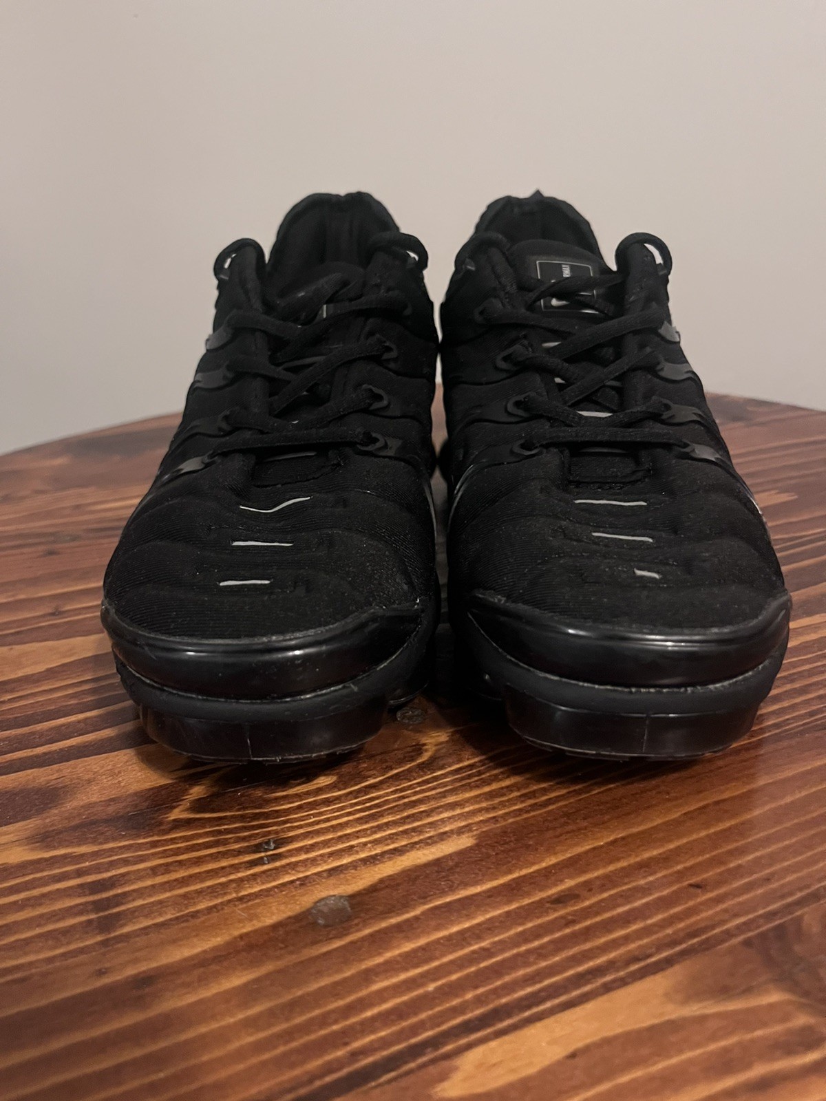 Nike Air VaporMax Plus Black Athletic Shoes 924453-001 Men size 7 Women Size 8.5