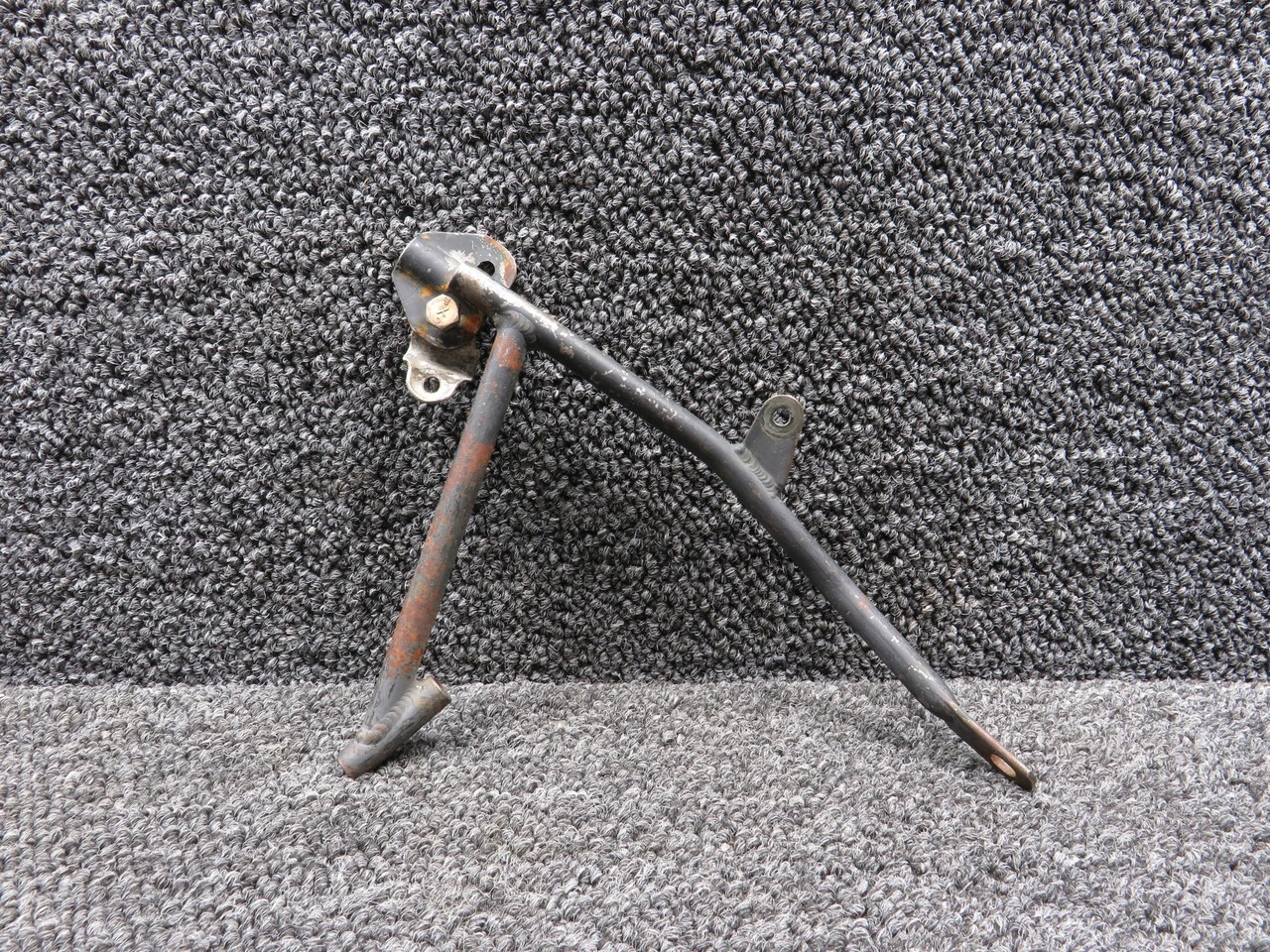 0551022-1 Cessna 172N Throttle Support Control Bracket