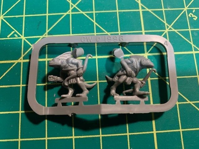 Vintage plastic Warhammer fantasy skinks, nos