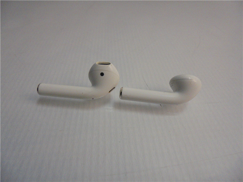 Apple AirPods A1602 Wireless Bluetooth Earbuds with Charging Case Tested