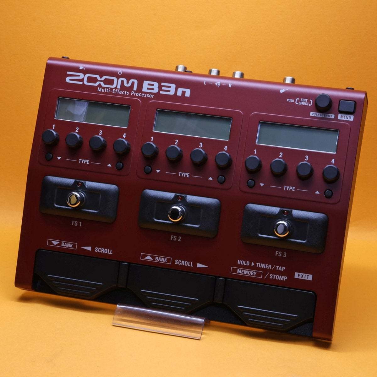 Zoom B3N Bass Multi-Effects Pedal 5 Amps 5 Cabinets 70 Effects Used