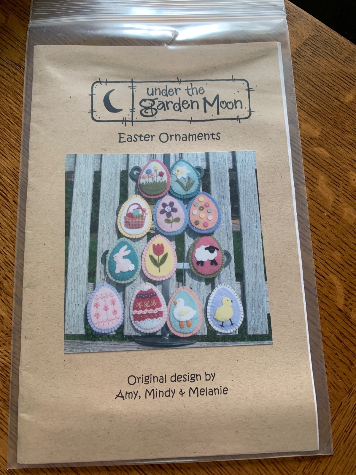 Under The Garden Moon Wool Pattern - Easter Ornaments