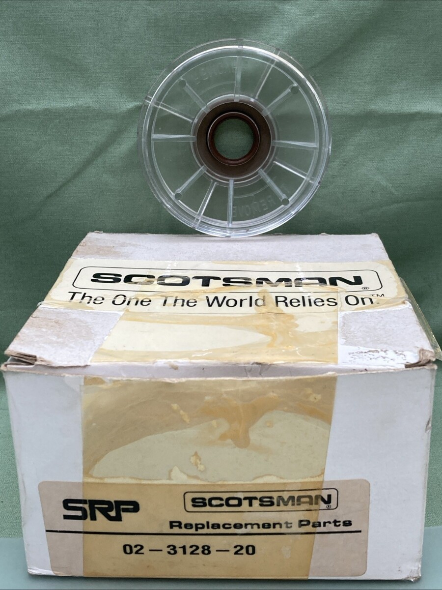 NEW GENUINE SCOTSMAN 02-3128-20 Cover with Lip seal