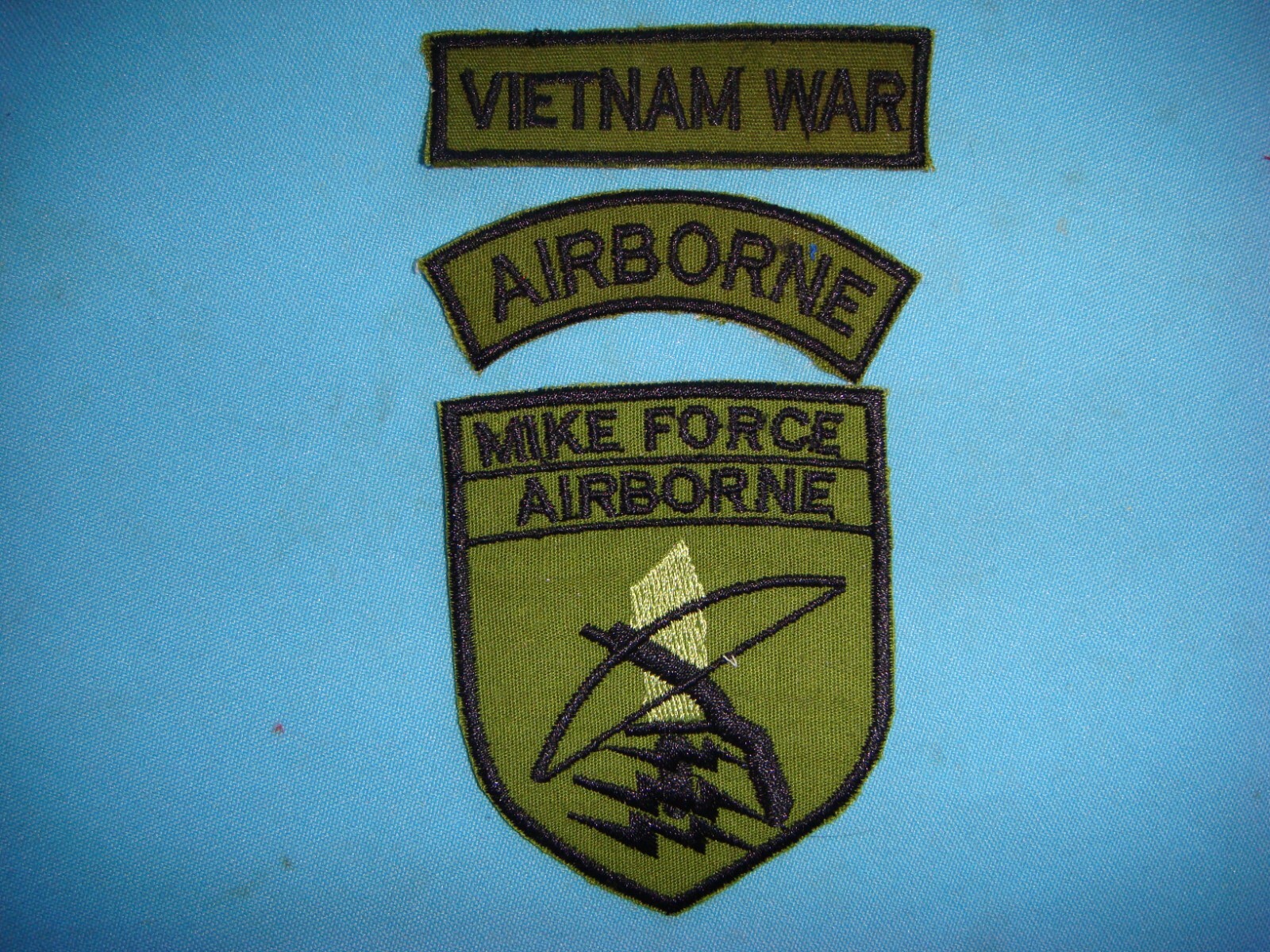SET OF US TAB PATCHES '' VIETNAM WAR MIKE FORCE AIRBORNE