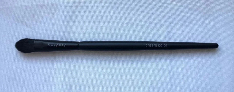 New Mary Kay Cream Eye Color / Concealer Brush w/ Clear Carry Pouch / Sleeve