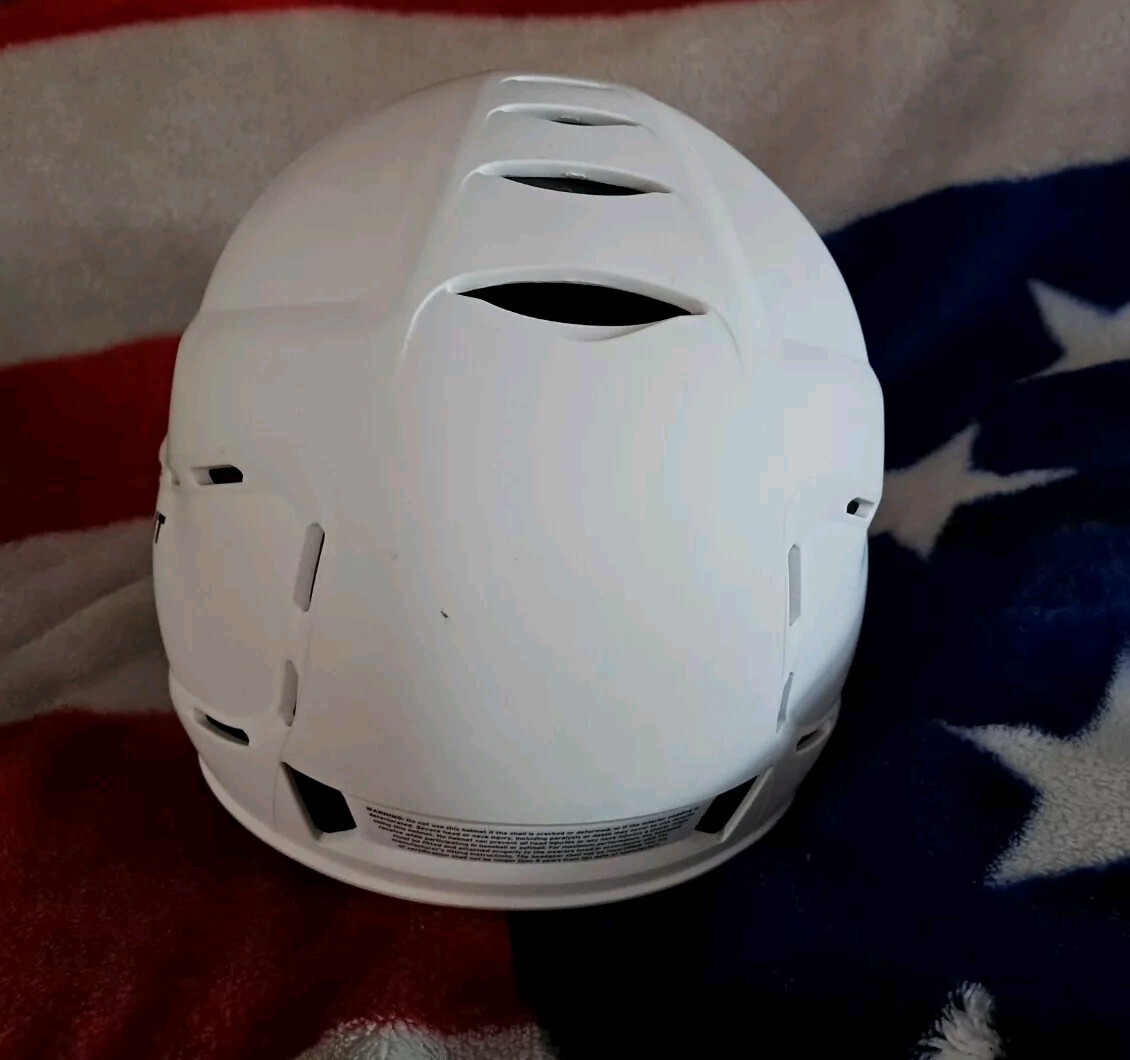 Softball Helmet Size S/M 6-6⅞