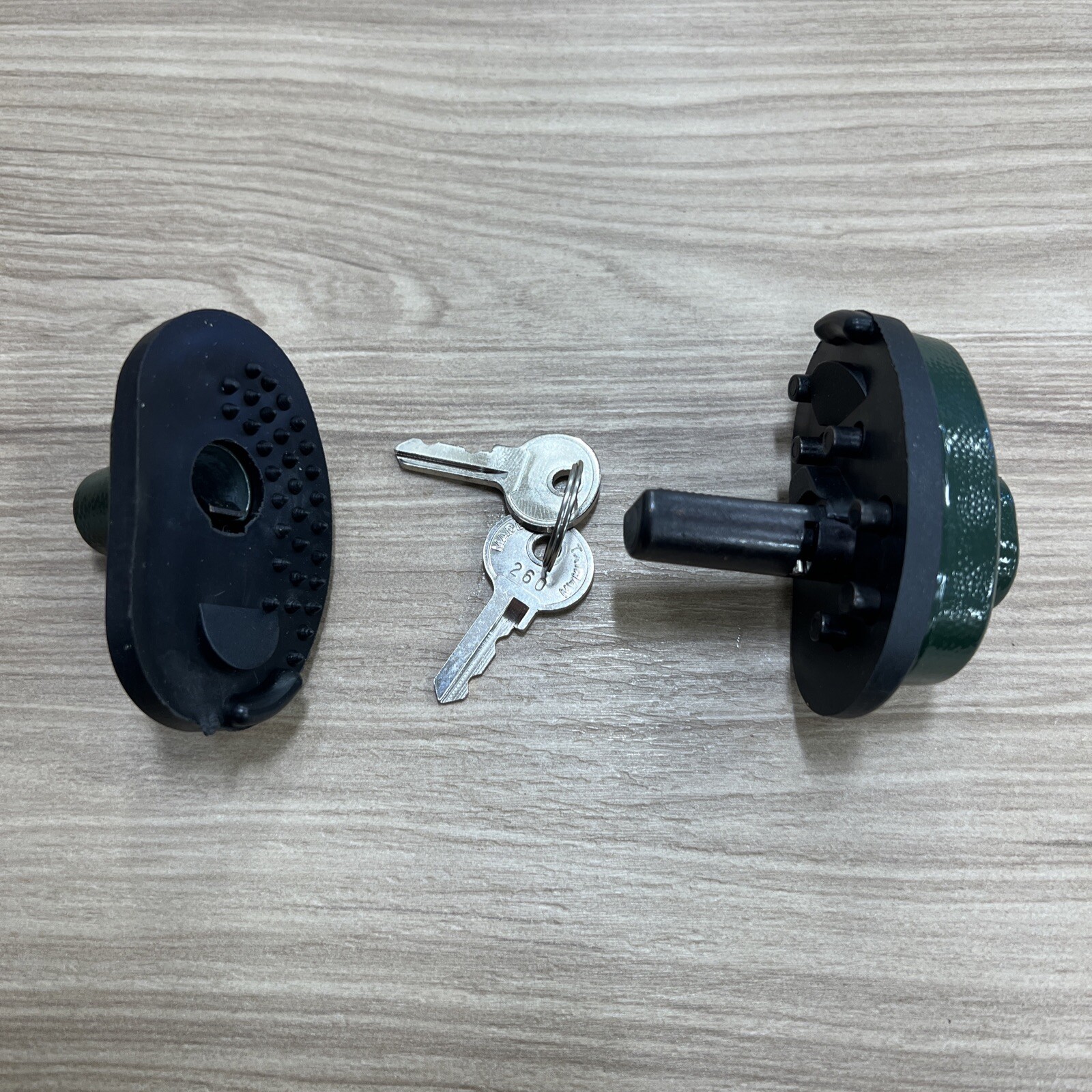 Noble Guard Green Gun Lock + 2 Keys Dark Green EUC