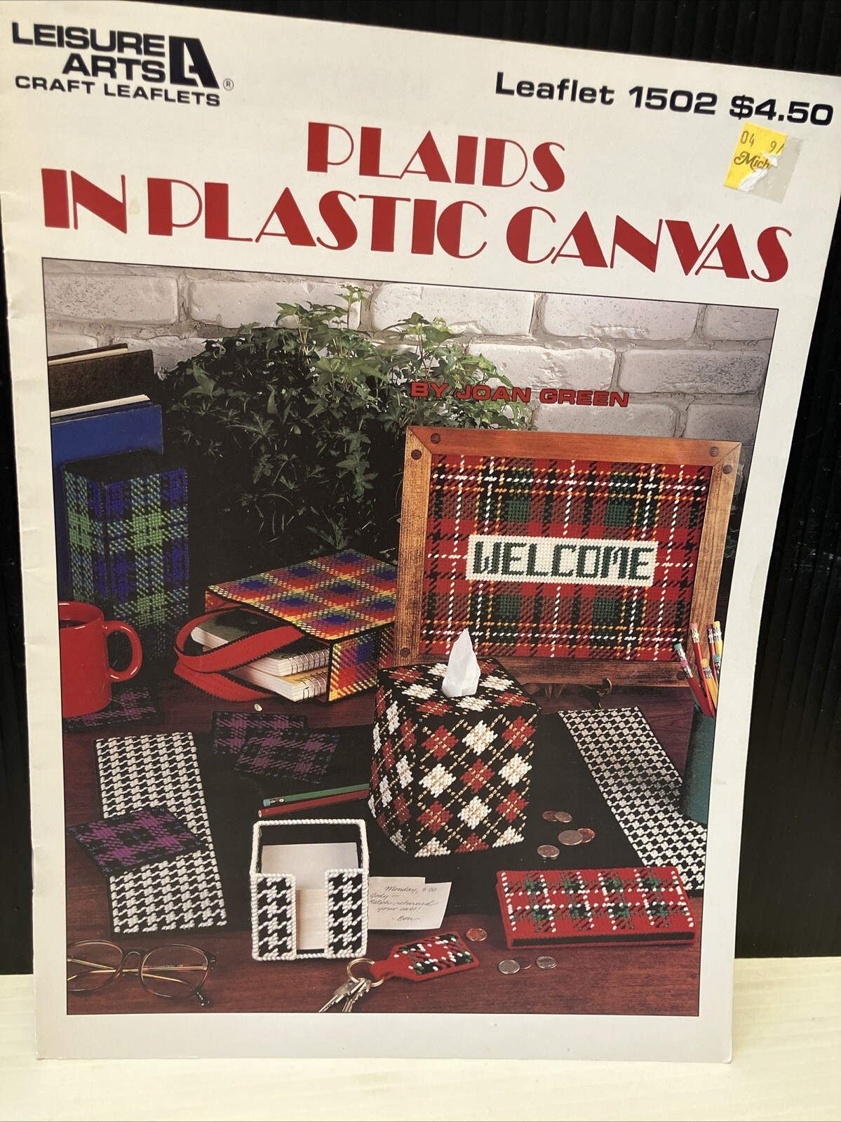 LEISURE ARTS PLASTIC CANVAS LEAFLET #1502 “Plaids”  Booklet Vtg 1993