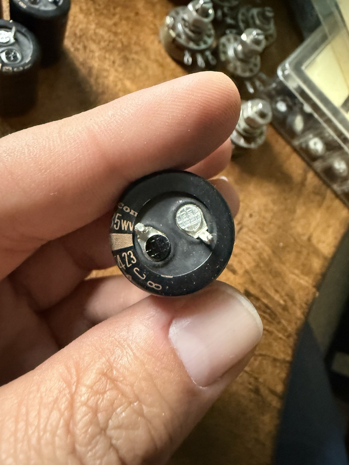 Nichicon 1000 uF 35v Snap In Electrolytic Capacitors Qty 5