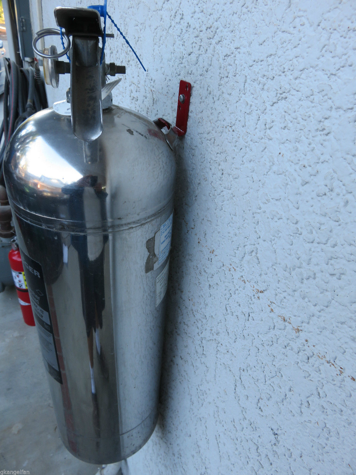 ╰➤ 🔥🧯2-WALL HOOKS FOR (AMEREX) 2 1/2 GAL WATER PRESSURE FIRE EXTINGUISHERS🔥🧯