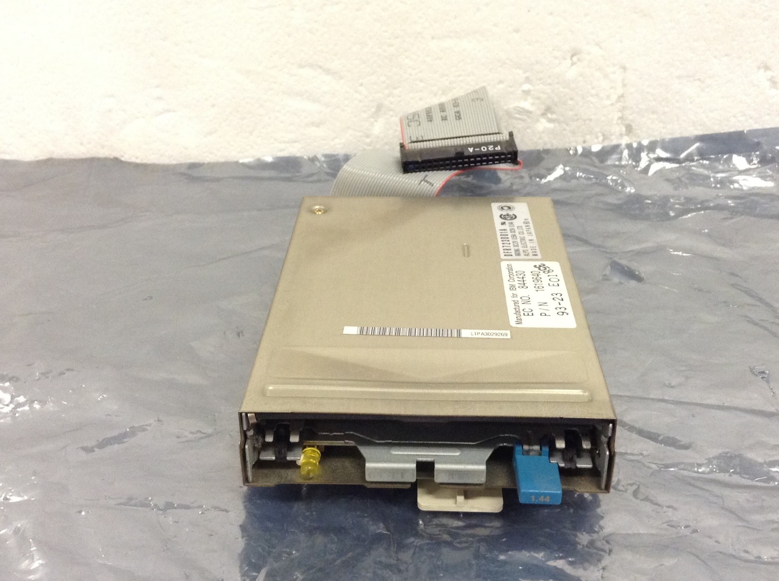 IBM 1619640 3.5" 34-Pin Floppy Drive w/Ribbon Cable For PowerStation 375, WORKS