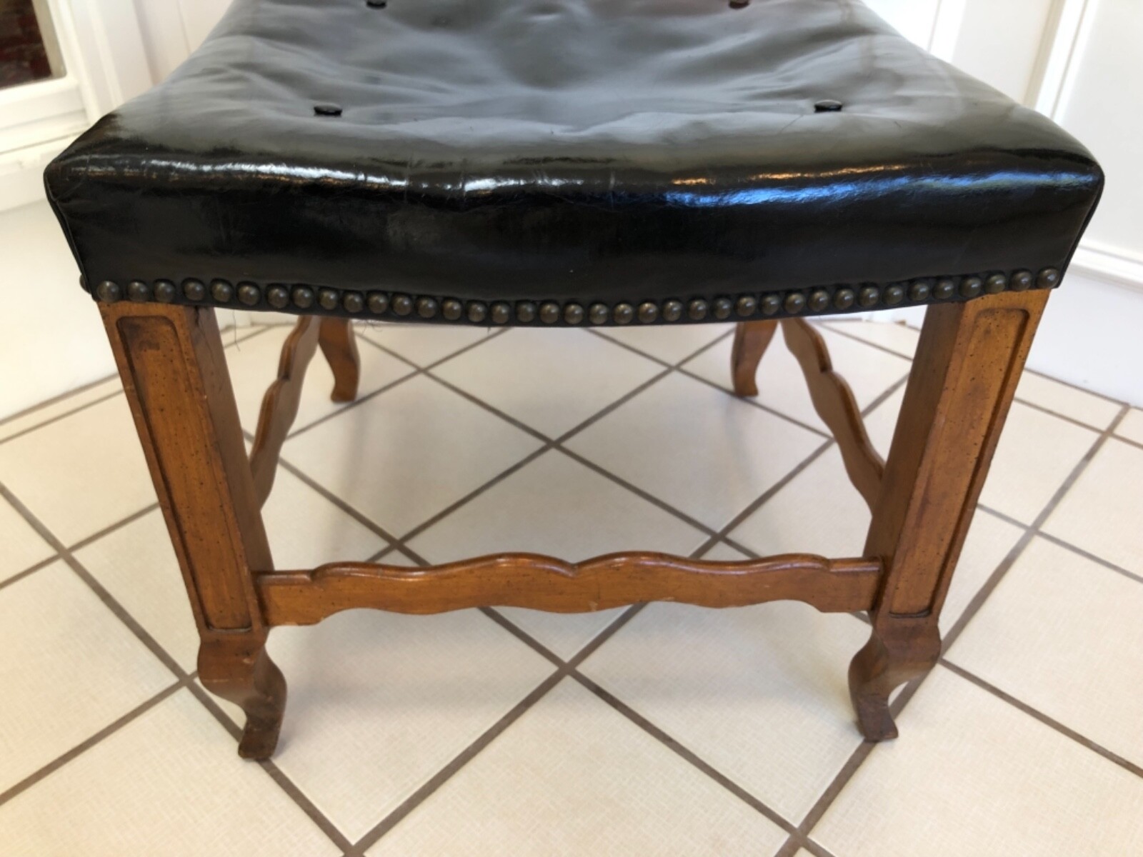 ANTIQUE VINTAGE FRENCH WALNUT & BLACK LEATHER TUFFED FOOTSTOOL W BRASS BRADS