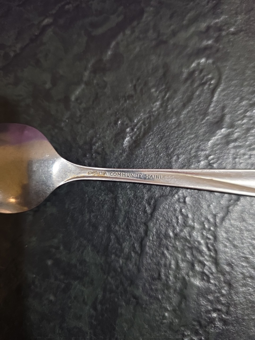 ONEIDA STAINLESS TWIN STAR TEASPOON - 6 1/8"