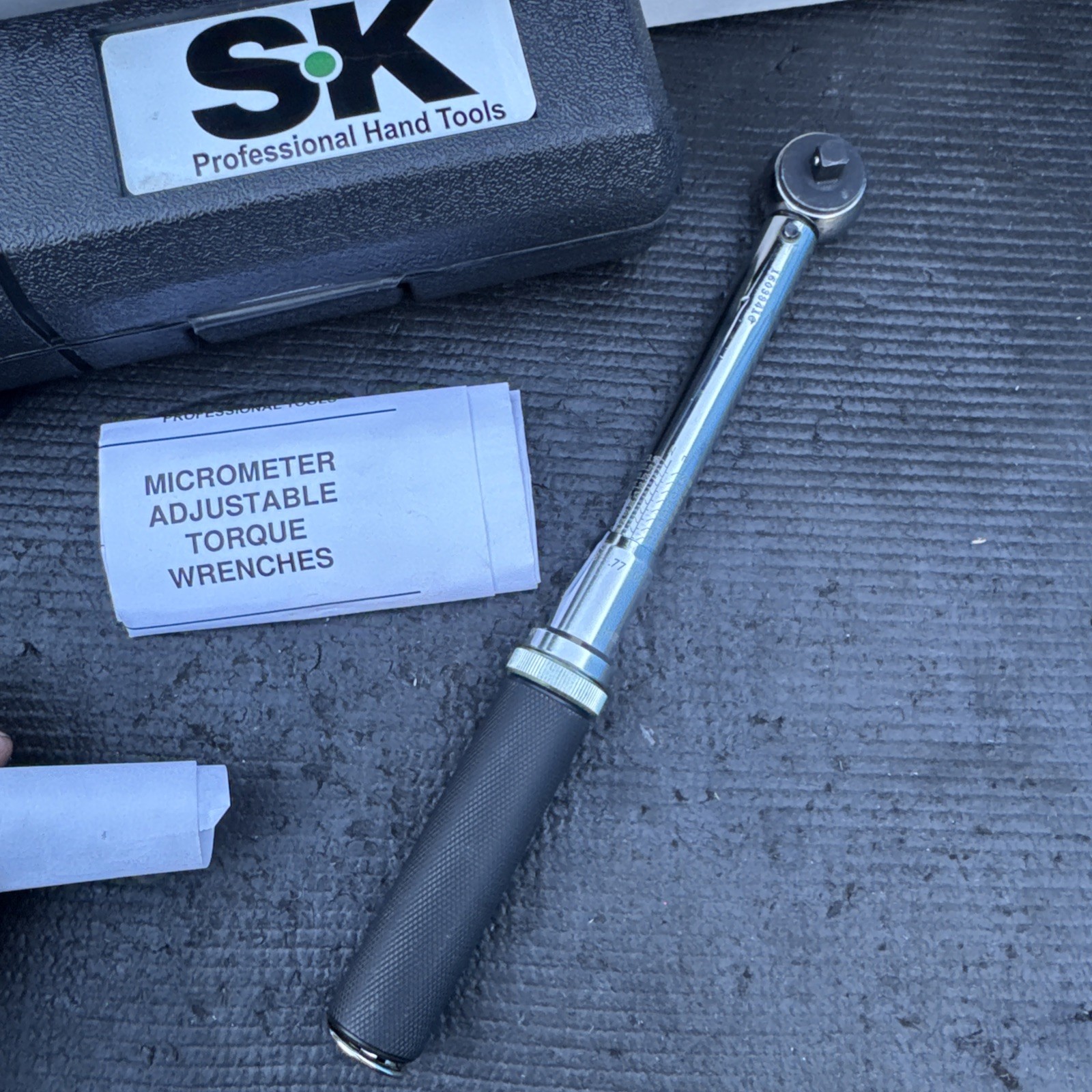 SK Tools USA 1/4" Drive Micrometer Adjustable Torque Wrench 30-200 in lb Sk75002