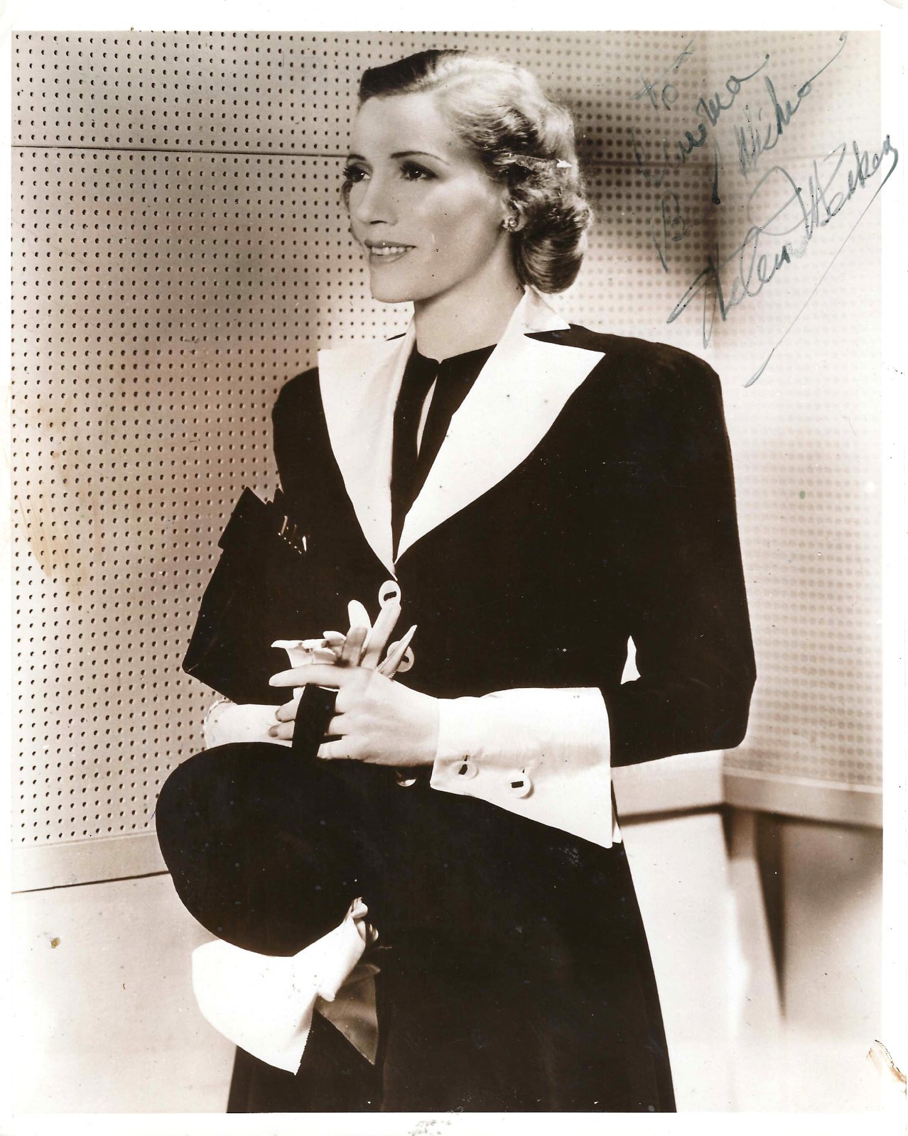 AMERICAN STAGE & FILM ACTRESS HELEN MENKEN, SIGNED VINTAGE STUDIO FASHION PHOTO