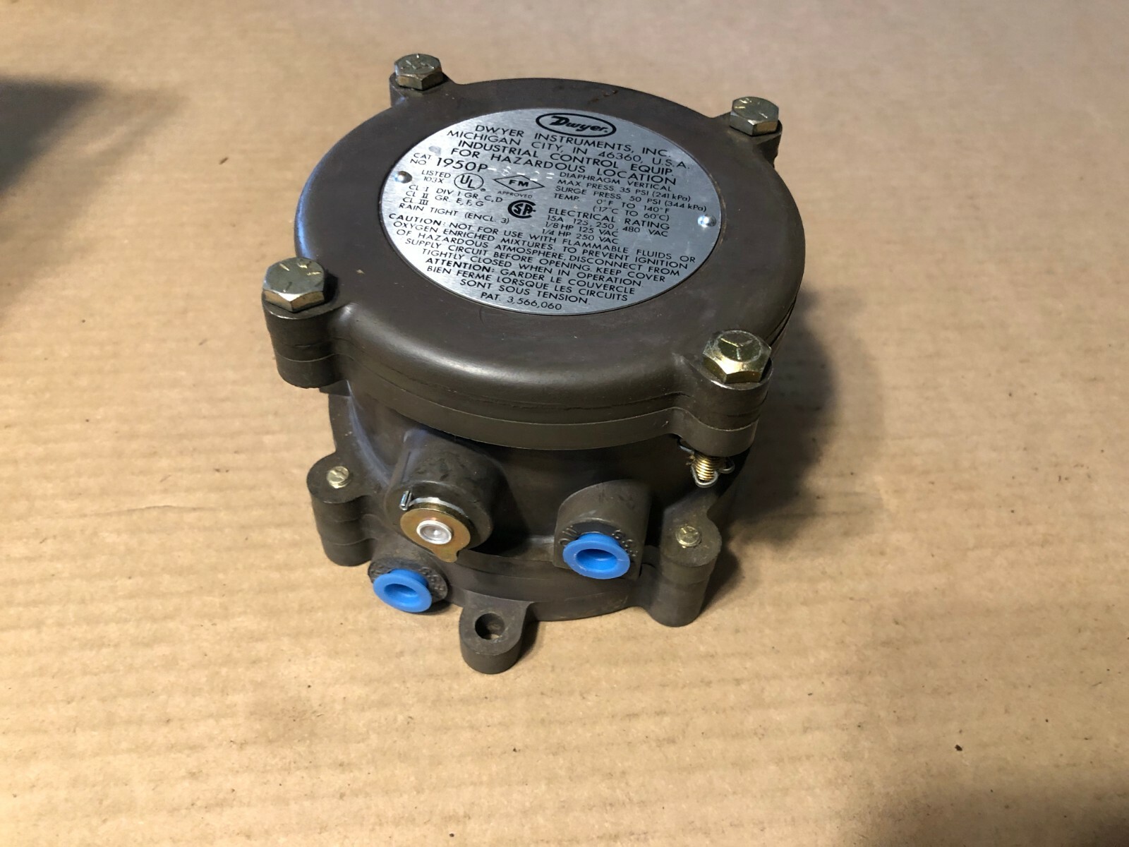 Dwyer, Pressure Switch, 1950P-8-2F