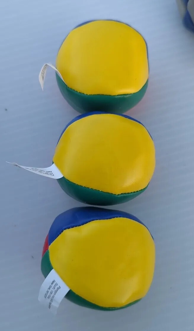 Learn to Juggle Instruction Book With Assorted Balls Lot
