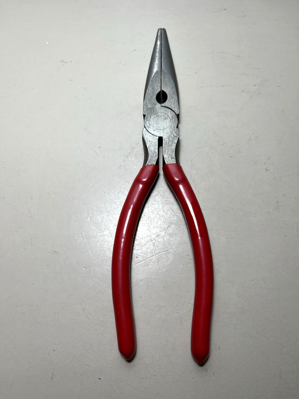 Mac Tools P301822 Needle Nose Pliers With Cutters 8" Long Red Vinyl Grips