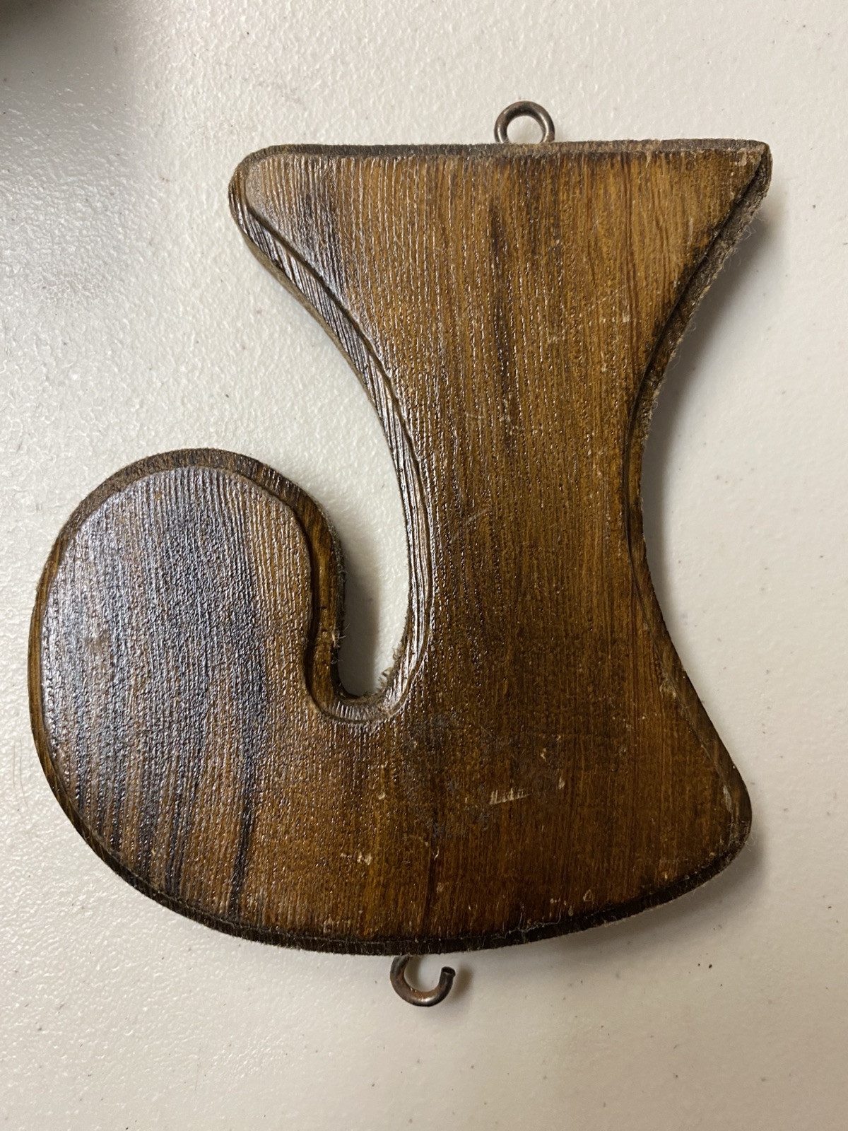 Initial Letter "J” w/Hooks wood wall Hanging Retro Vintage 1977 Wallace Berrie