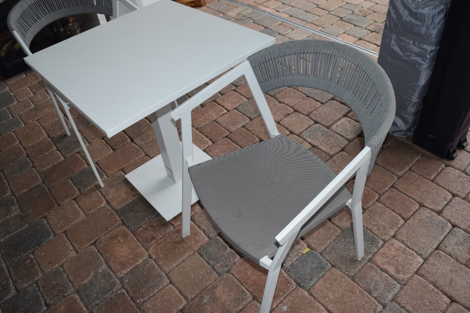 Garden Art Patio Metal Patio Table Set With 2 Stackable Garden chairs Set