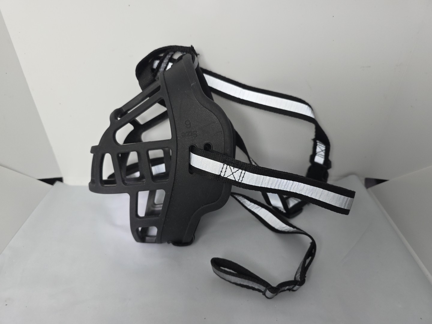 Adjustable Plastic Dog Muzzle  Breathable Grille Reflective Strips Size 6