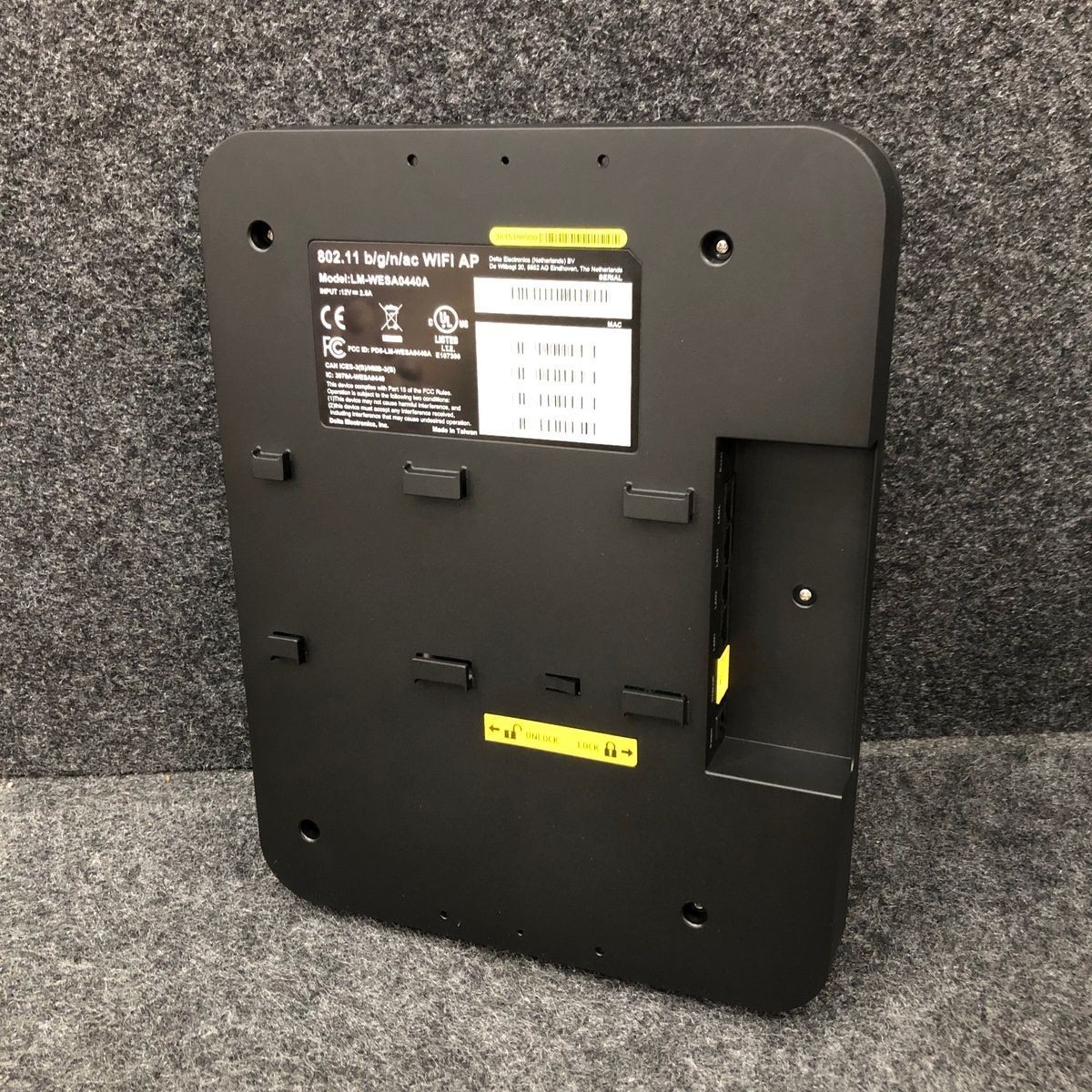 Delta Electronics 802.11 b/g/n/ac WIFI AP Access Point, Wall Mount Black