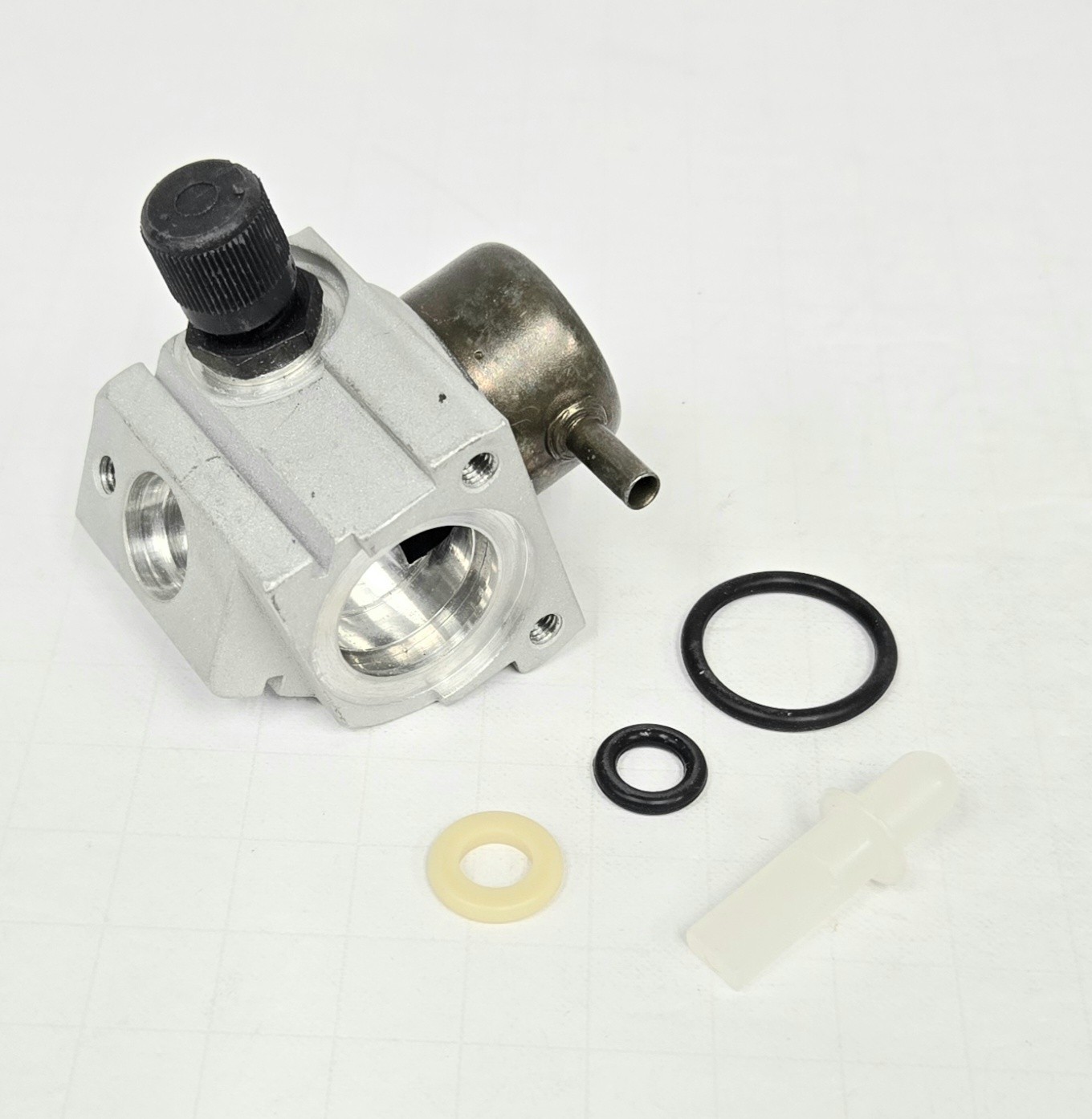 Delphi Fuel Pressure Regulator FP10207 For Buick Oldsmobile Pontiac 1987-1992