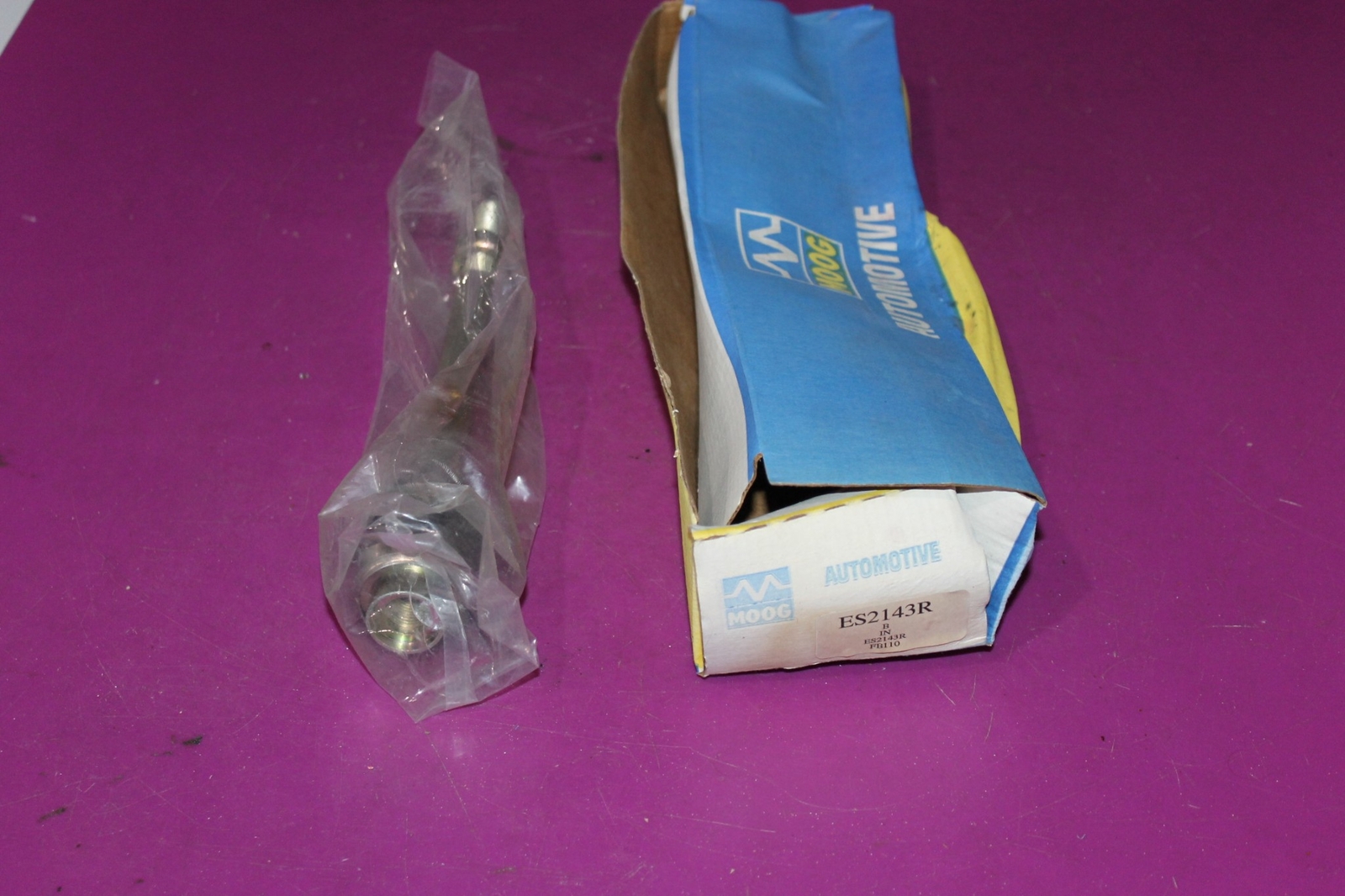 NOS MOOG Automotive Tie Rod End. Part ES2143R. See pic.