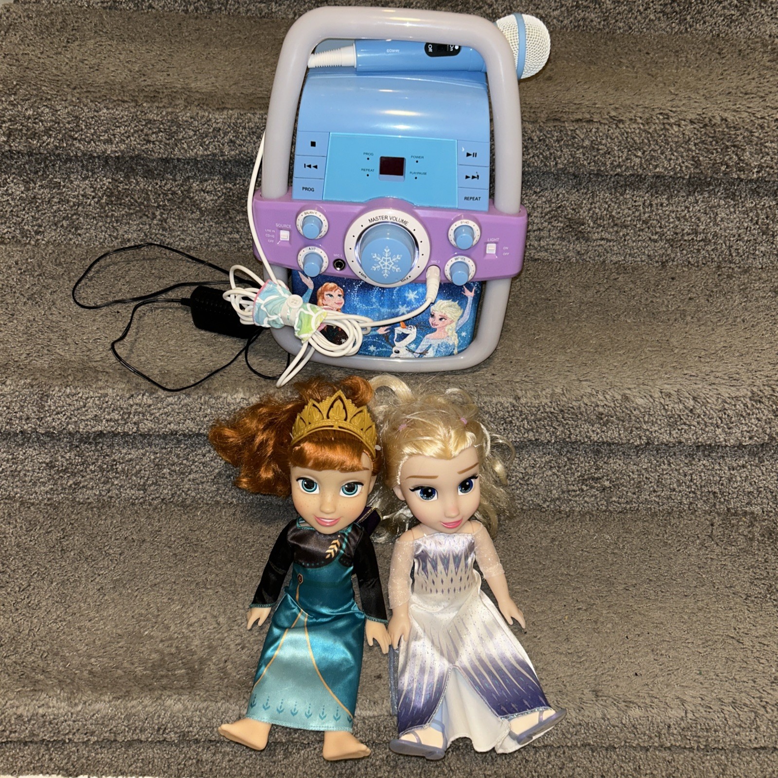 Disney Frozen Karaoke Machine CD+G Player With MICROPHONE Plus Anna & Elsa Dolls