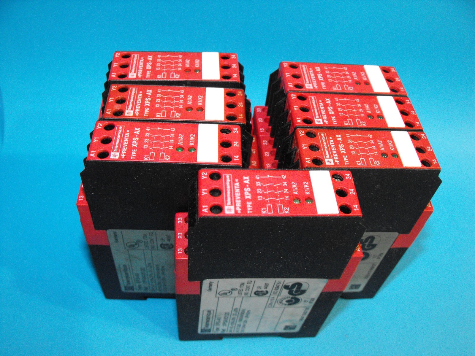 Telemecanique XPS-AX5120.Safety Relay.XPS-AX.USED