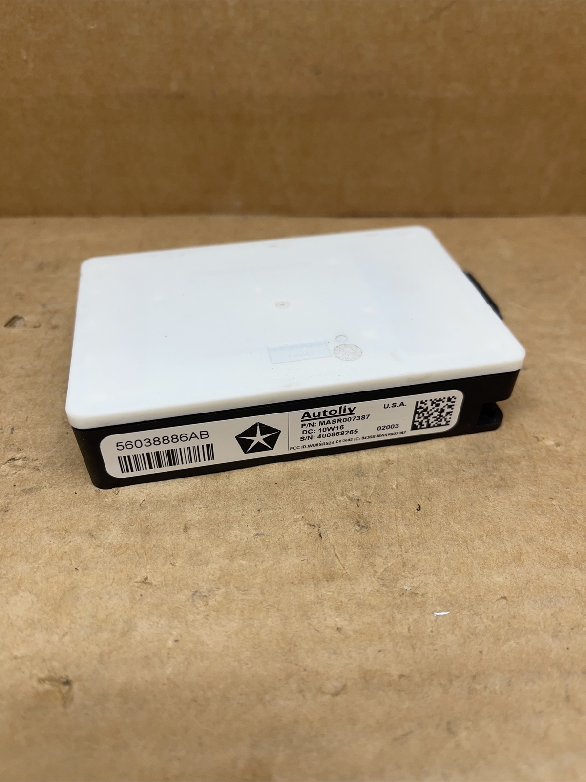 2009-2013 CHRYSLER TOWN AND COUNTRY BLIND SPOT RADAR SENSOR 56038886AB