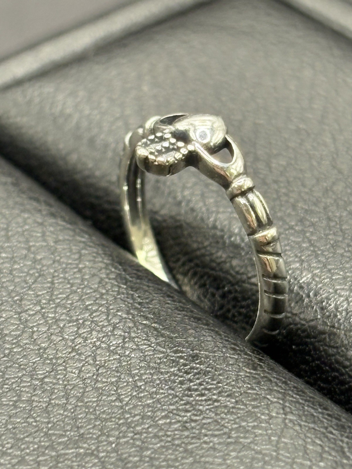 New Condition Sterling Silver Claddagh Toe Ring 925 G13