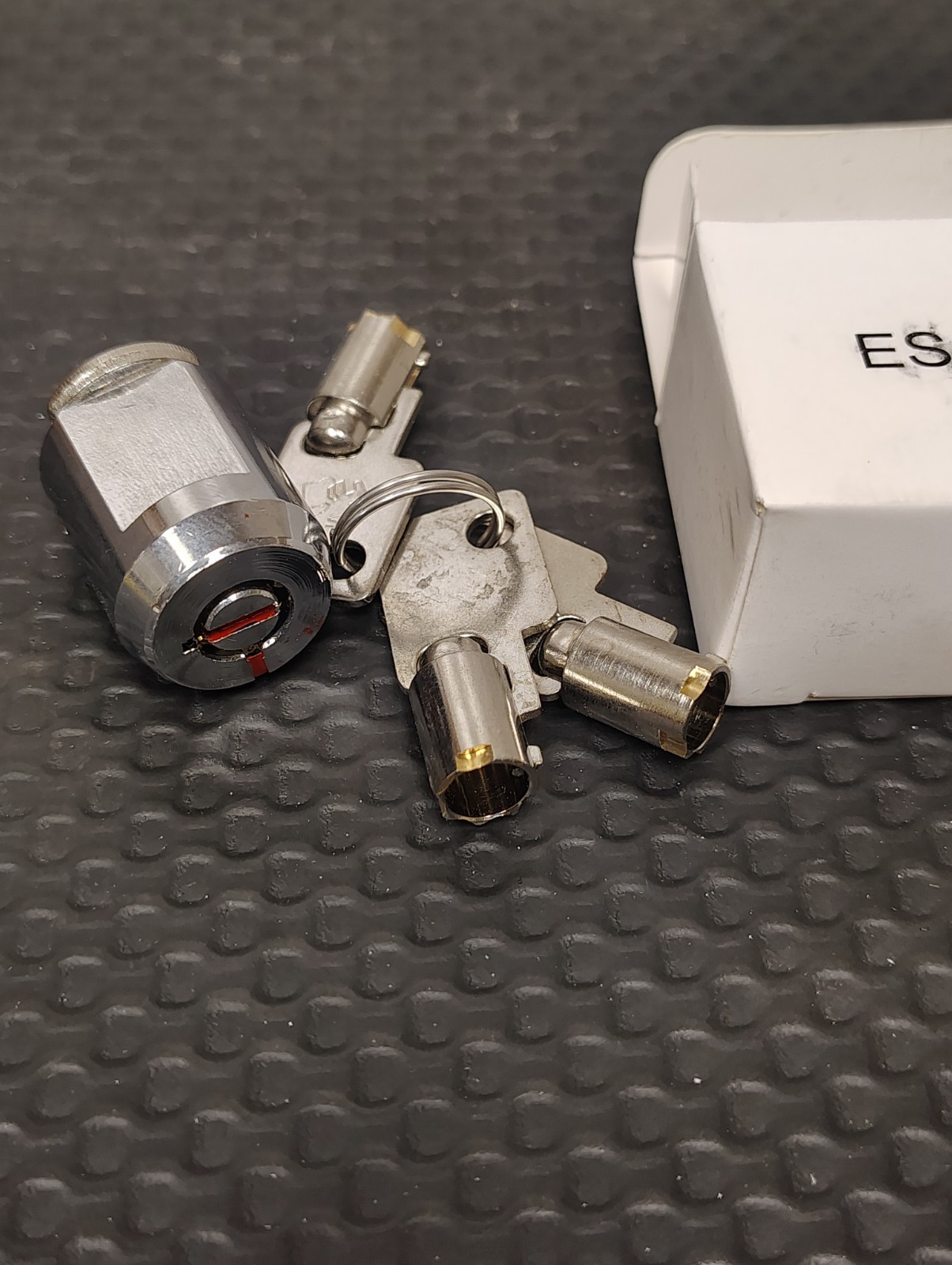 Self Storage Cylinder Lock for Storage Locker - One Cylinder Lock and Three Keys