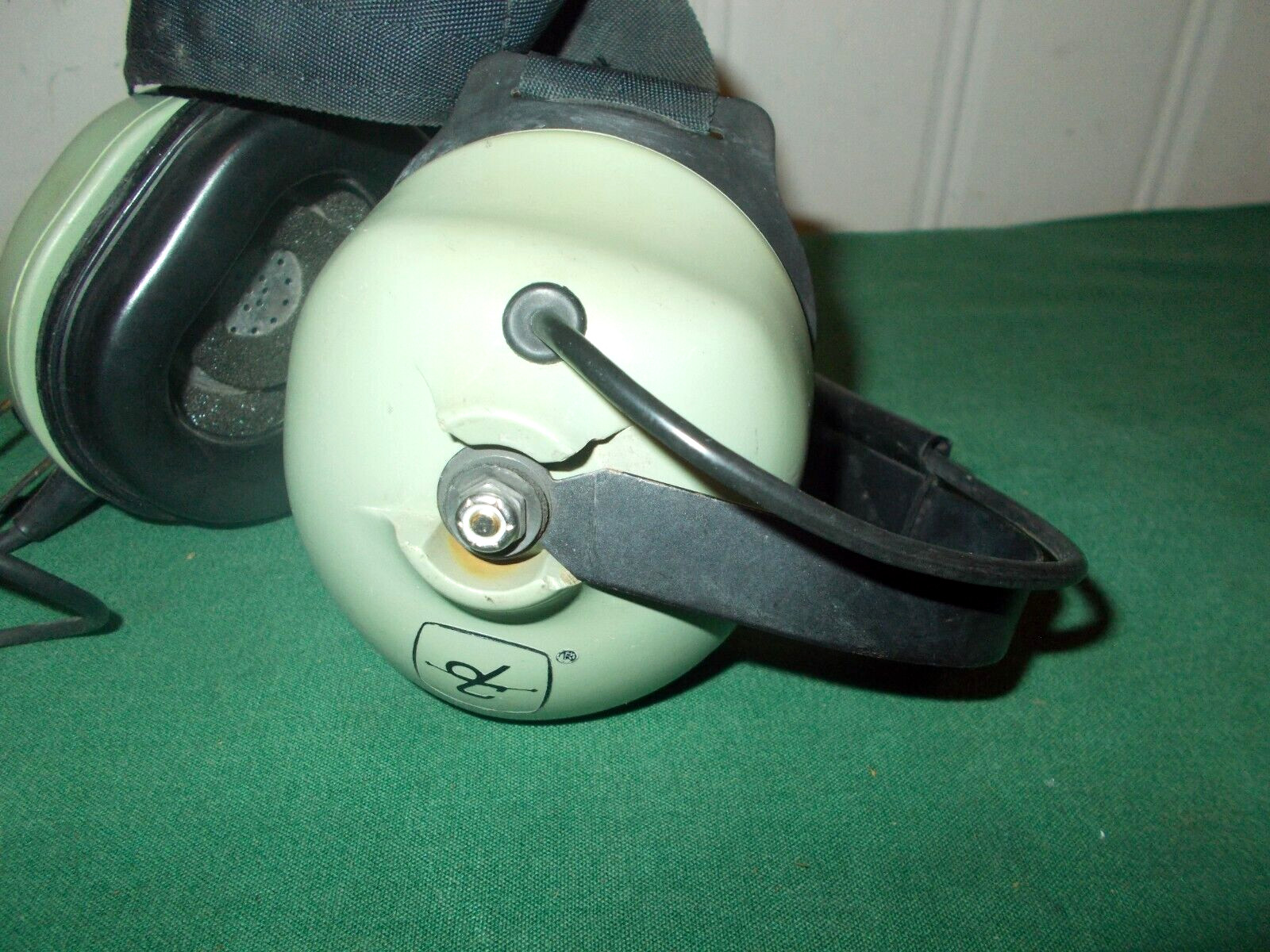 DAVID CLARK H3340 AVIATION HEADSET TESTED AND WORKING