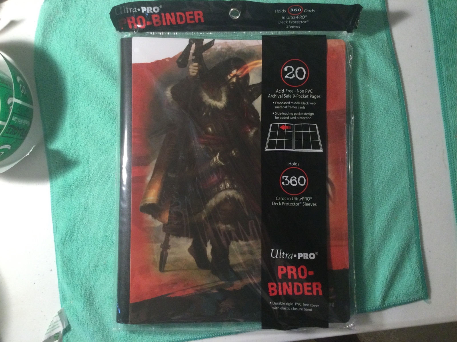 MTG Ultra Pro 9-pocket Binder KHANS OF TARKIR PRO-BINDER/PORTFOLIO NEW