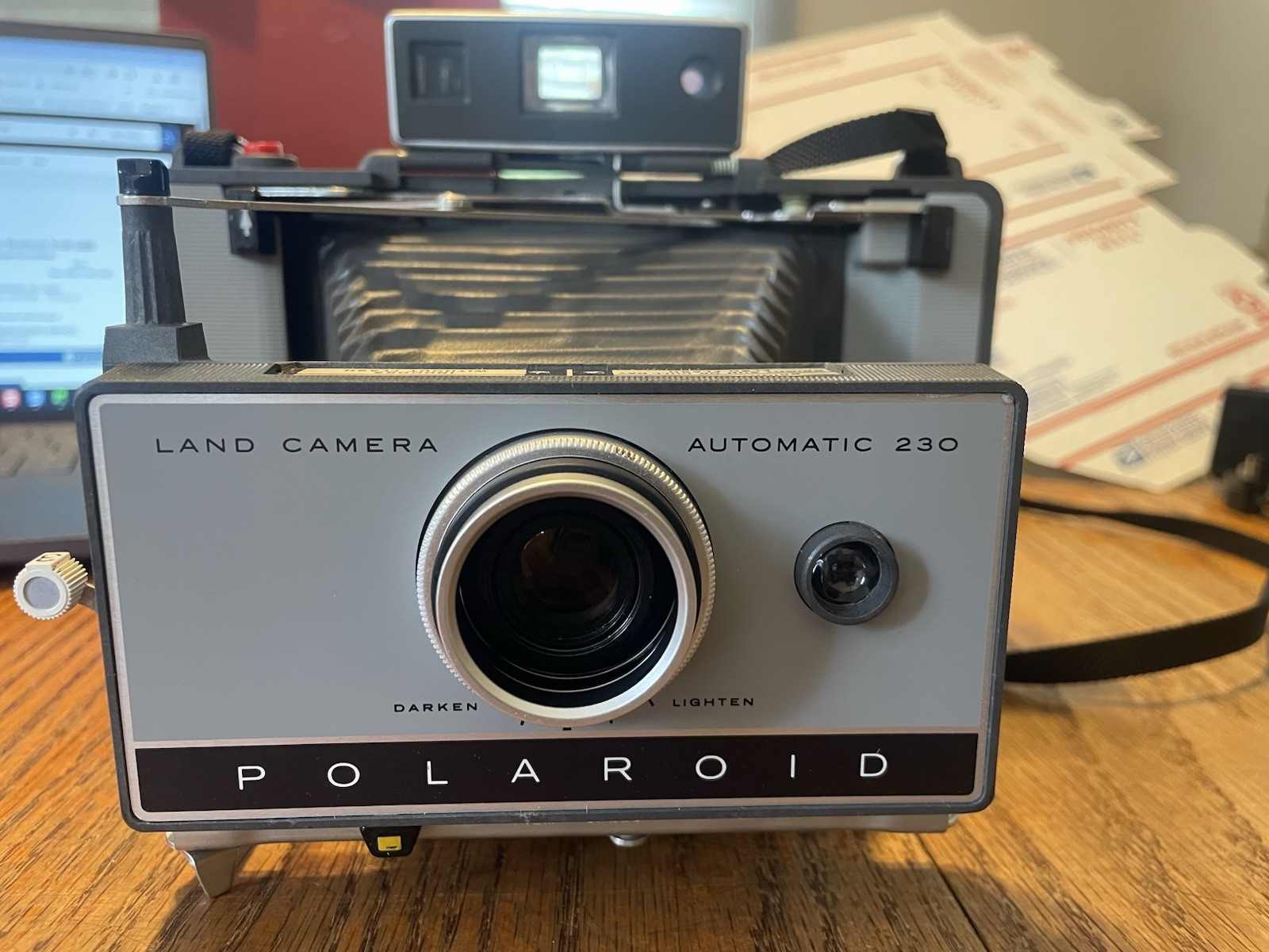 Vintage Polaroid 230 Automatic Land Camera Accessories flash GR8T cond untested