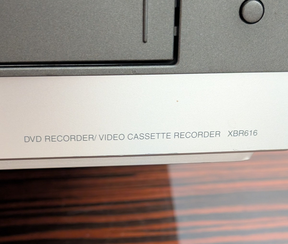 Zenith XBR616 Combo VCR Player & DVD Recorder