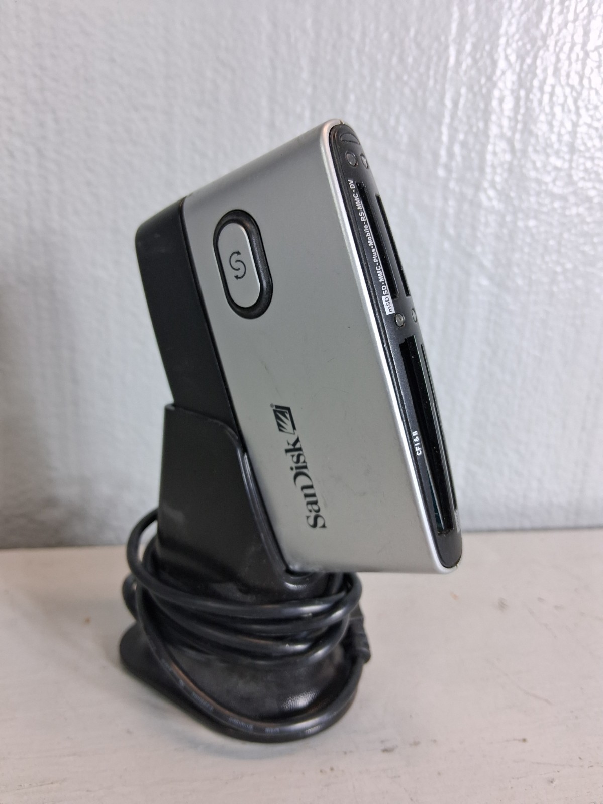 SanDisk ImageMate 12-in-1 USB Card Reader SDDR-89 V3 with Desktop Dock Stand