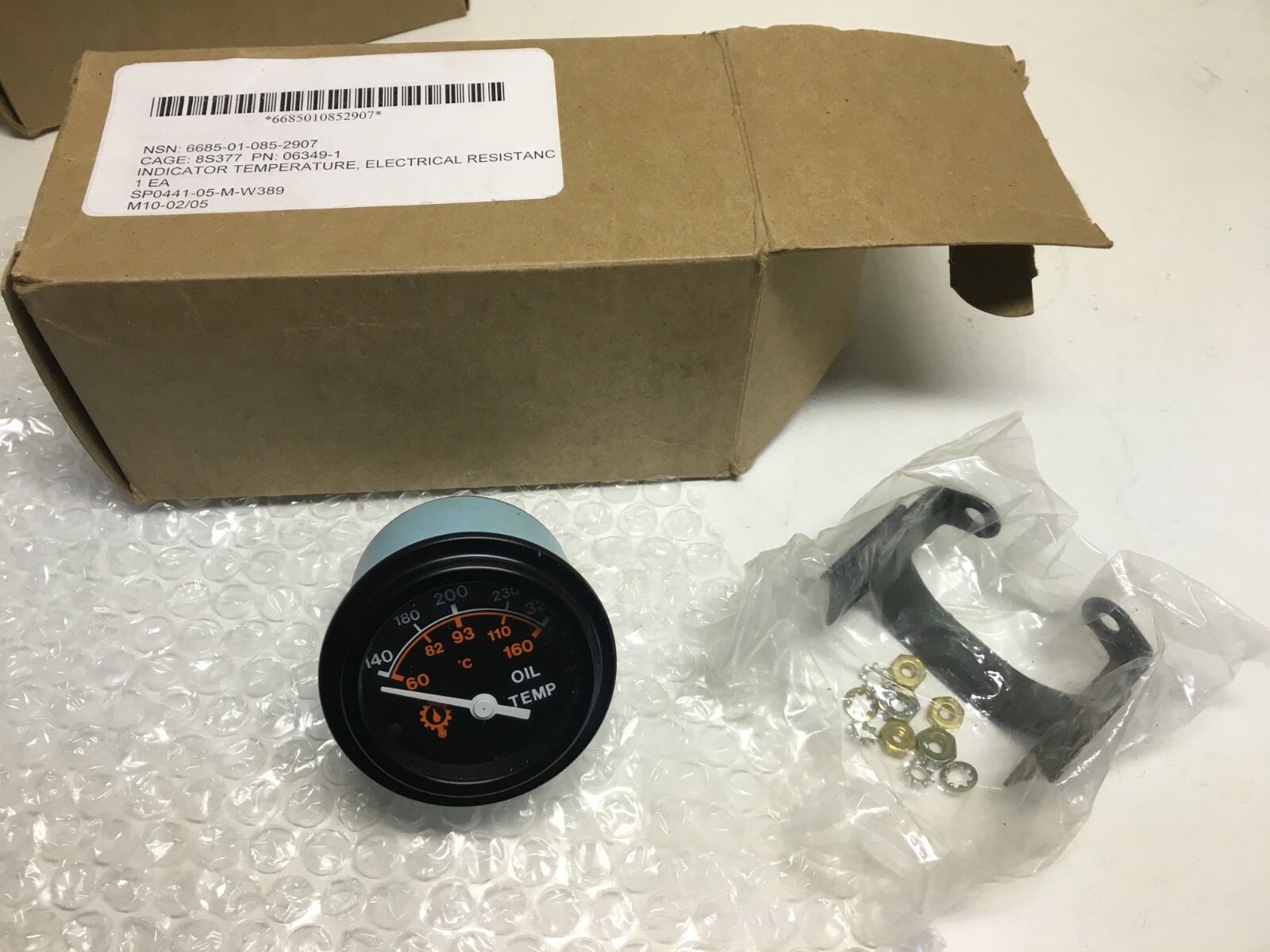 Datcom instrument oil temperature indicator NSN 6685-01-085-2907 pn 06349-01 NEW