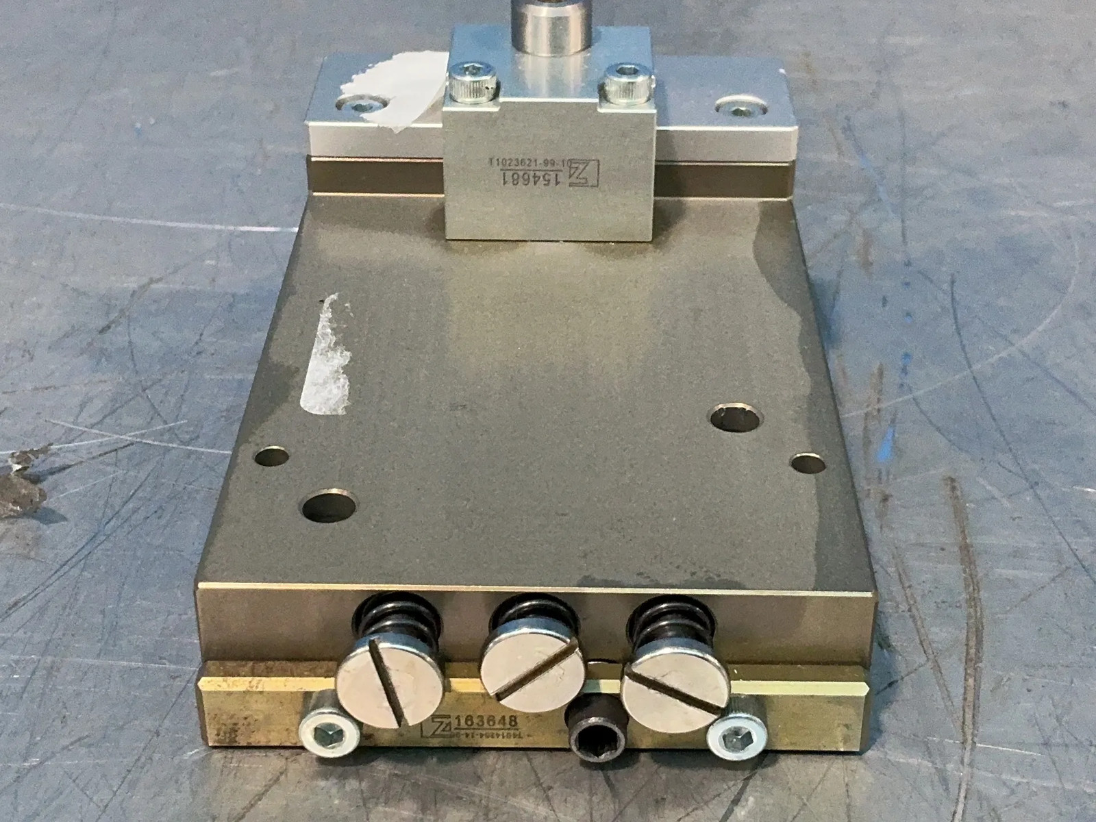 CELL MOUNT