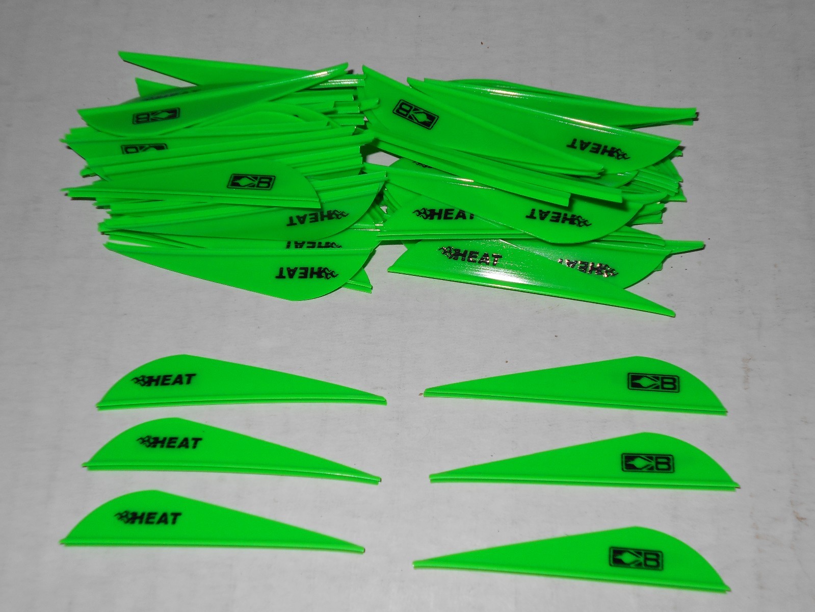 36 Bohning 2.5" HEAT Vanes! Neon Green Target 3D Hunting Arrow Accessory
