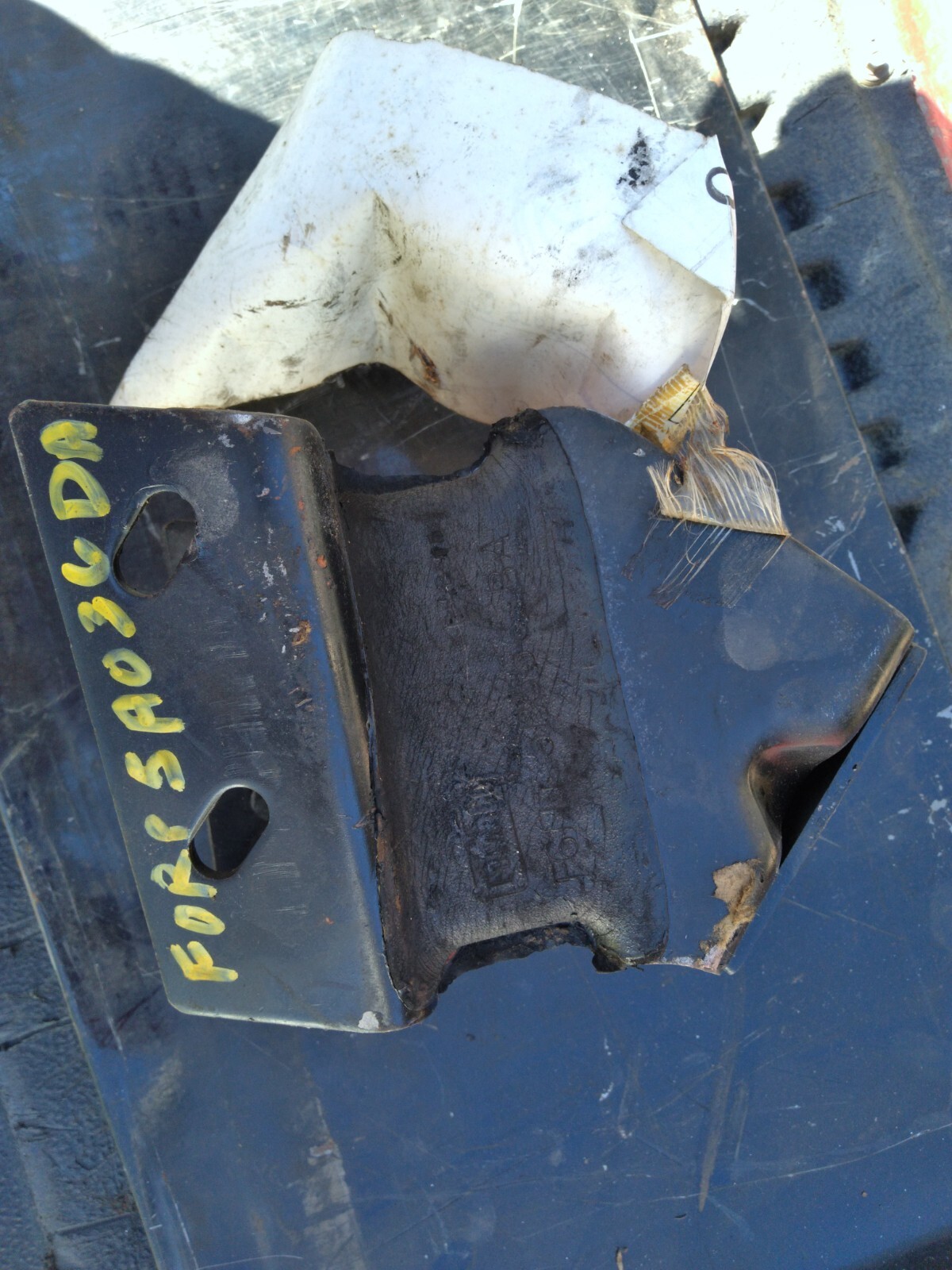 New OEM Left Rear Cab Mount for 9000 Ford F6HZ-5A036-DA