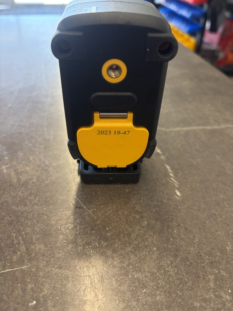 DEWALT DW088CG 100FT. GREEN SELF-LEVELING CROSS LINE LASE LEVEL (TOOL-ONLY)